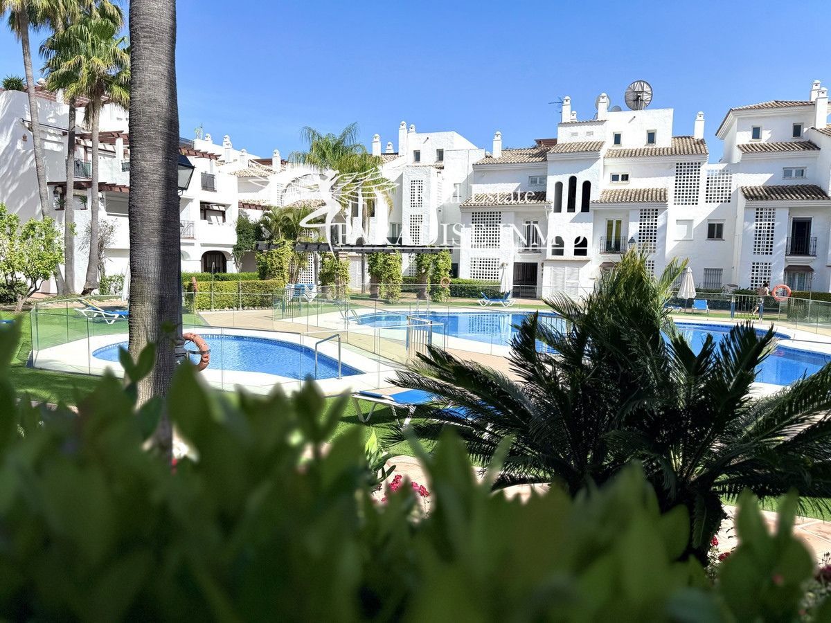 Flat for sale Marbella, Málaga. Ref: 6630. Paradise Group 
