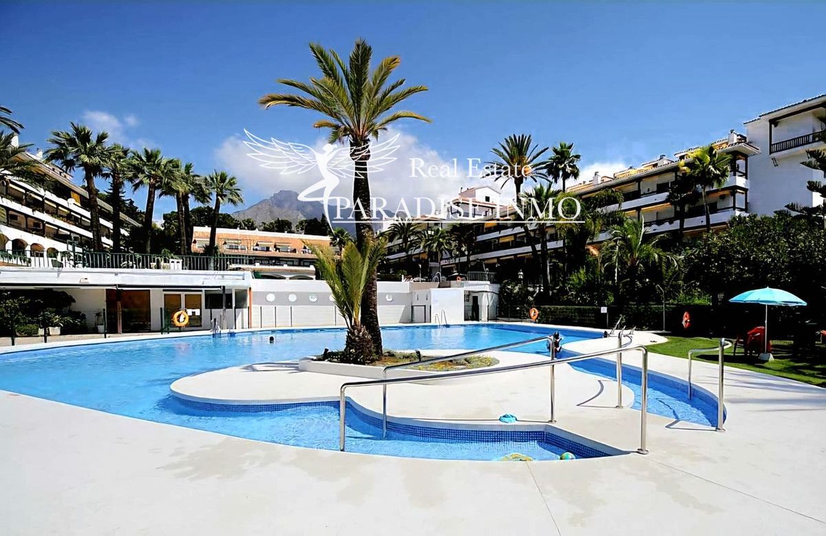 Flat for sale Marbella, Málaga. Ref: 6888. Paradise Group 