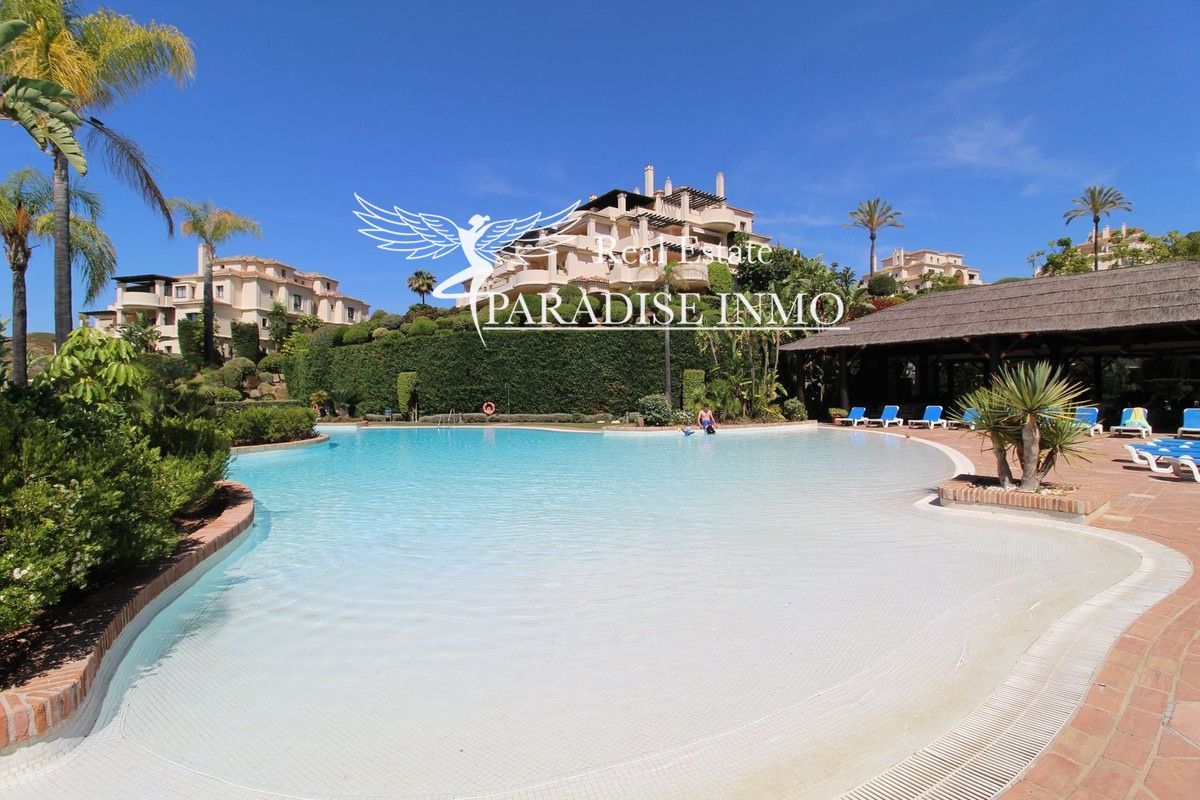 Flat for sale Benahavis, Málaga. Ref: 6923. Paradise Group 