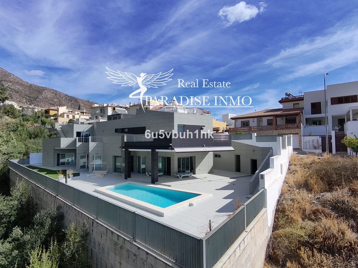 Chalet Independiente en venta Benalmádena, Málaga. Ref: 6935. Paradise Group 