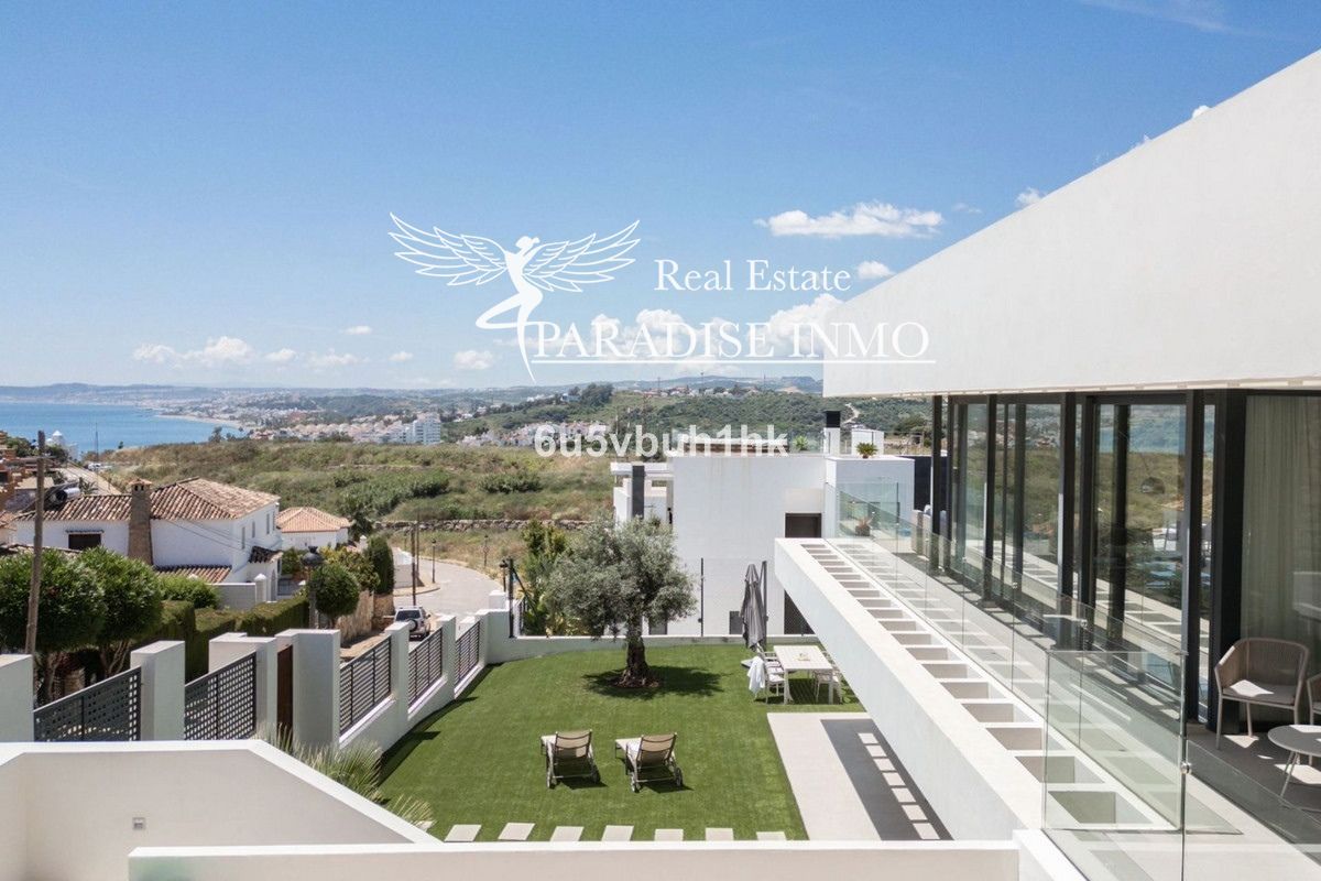 Chalet Independiente en venta Estepona, Málaga. Ref: 6951. Paradise Group 