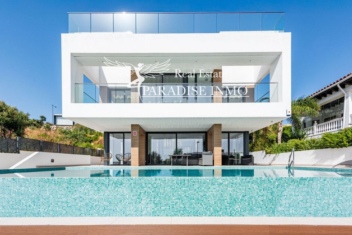 Chalet Independiente en venta Estepona, Málaga. Ref: 7041. Paradise Group 
