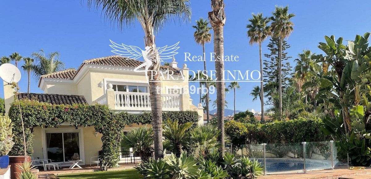 Chalet Independiente en venta Estepona, Málaga. Ref: 7085. Paradise Group 