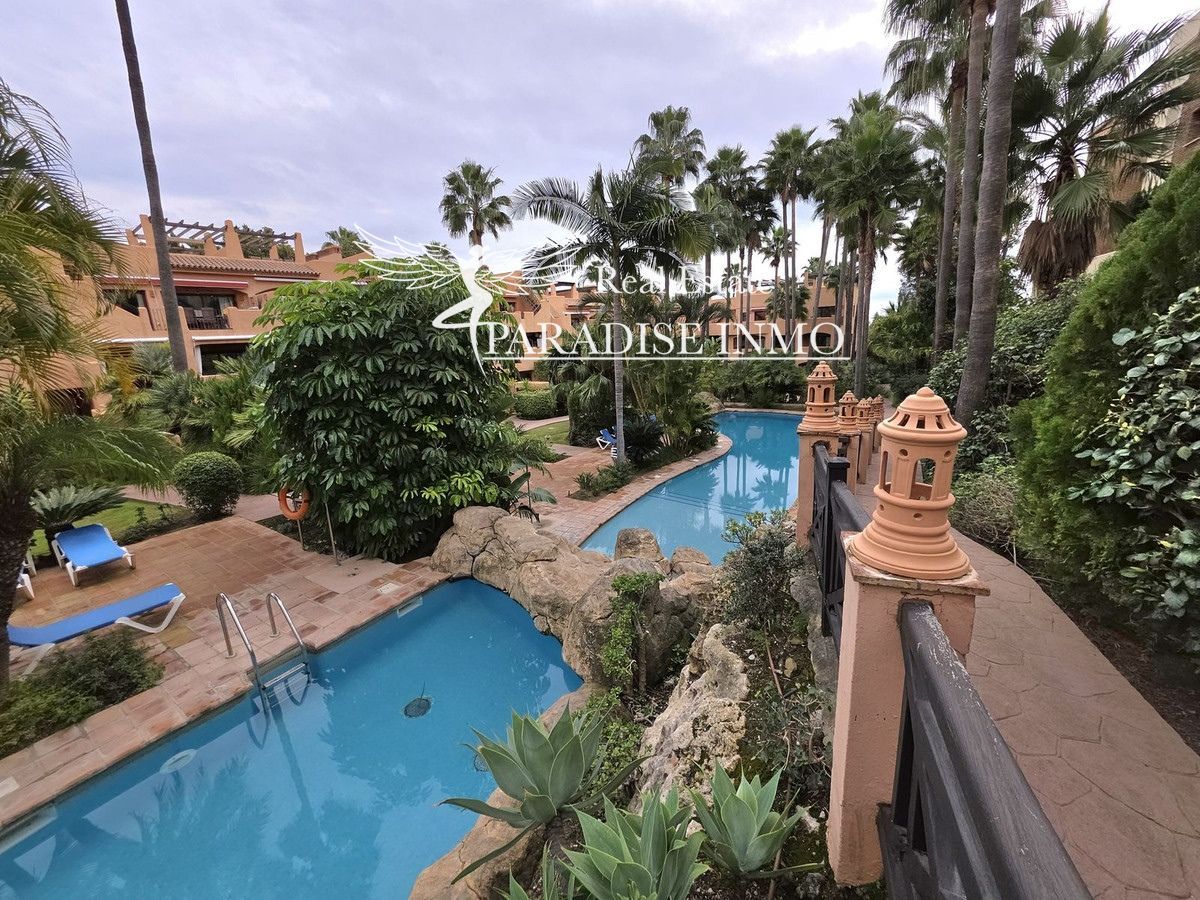 Flat for sale Estepona, Málaga. Ref: 7096. Paradise Group 