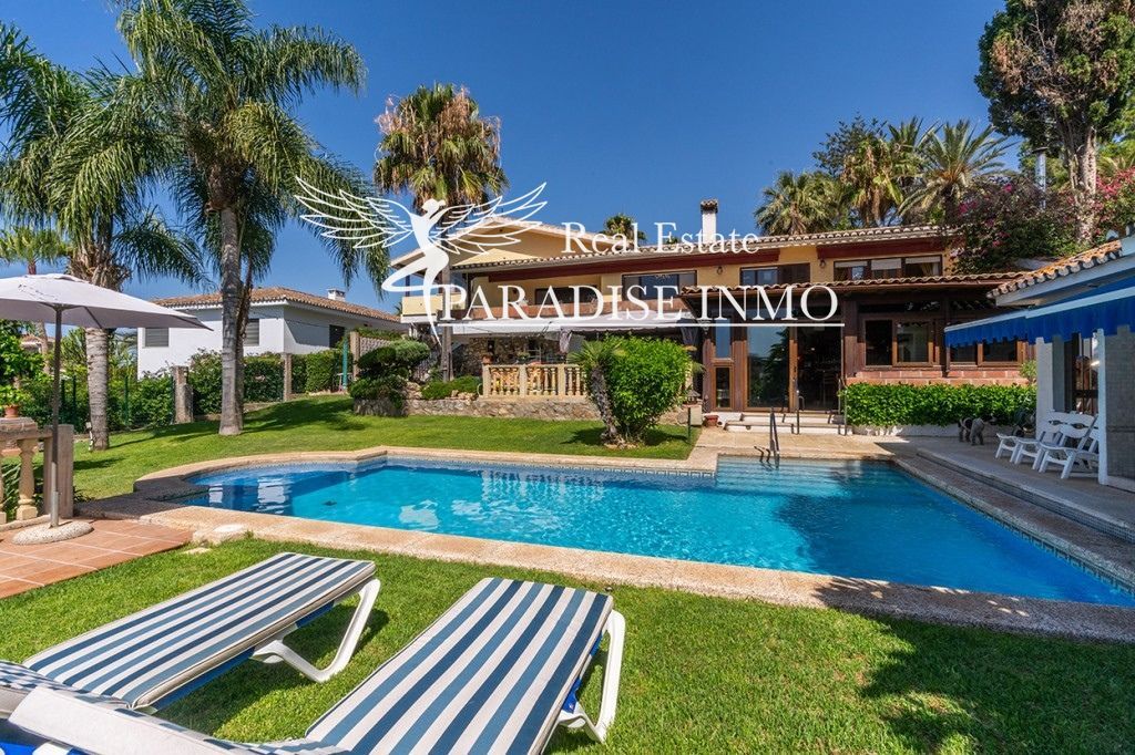 Chalet Independiente en venta Marbella, Málaga. Ref: 7129. Paradise Group 