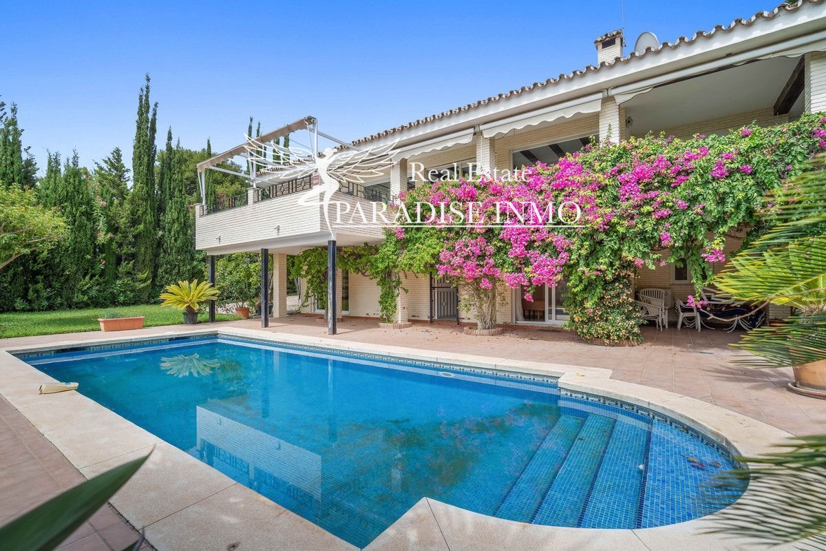 Chalet Independiente en venta Marbella, Málaga. Ref: 7383. Paradise Group 
