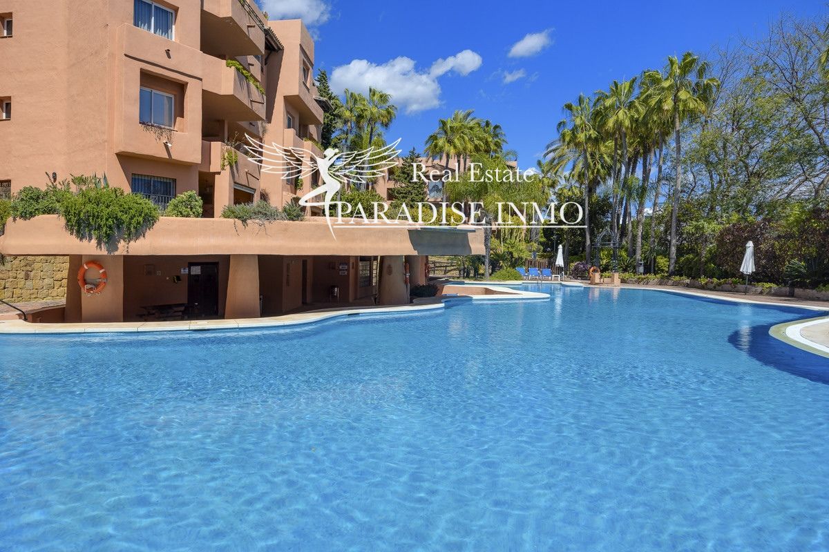 Flat for sale Marbella, Málaga. Ref: 7385. Paradise Group 