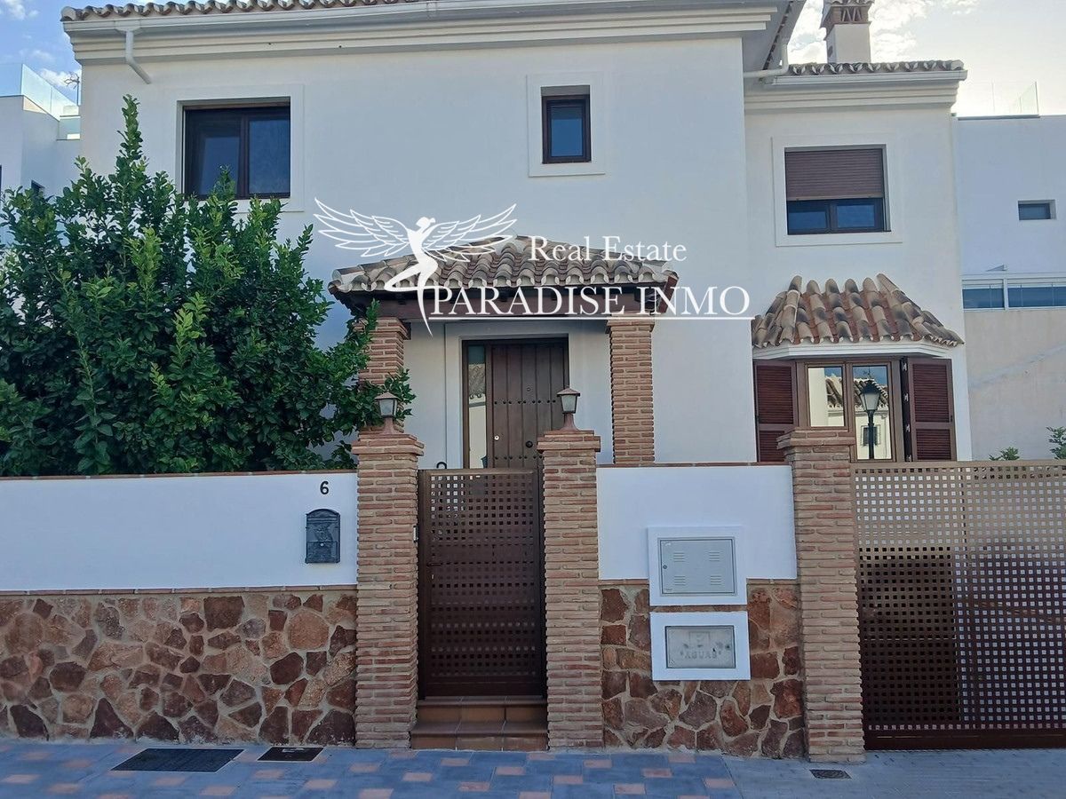 Chalet Independiente en venta Fuengirola, Málaga. Ref: 7419. Paradise Group 