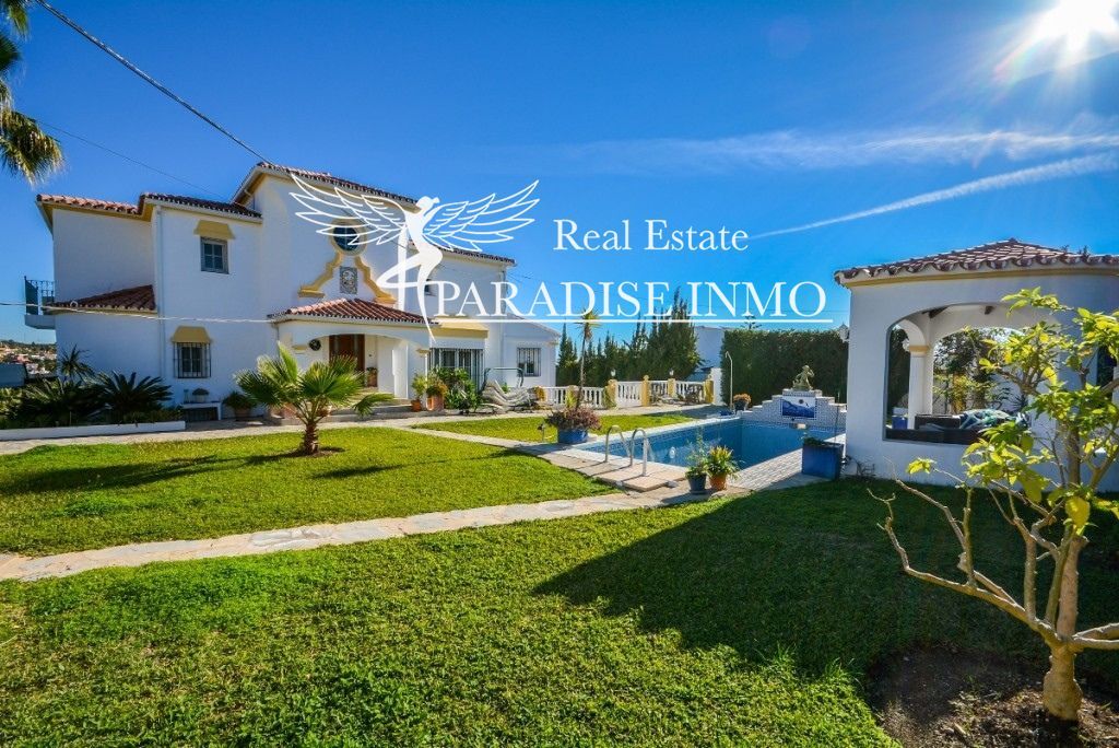 Chalet Independiente en venta Estepona, Málaga. Ref: 7429. Paradise Group 