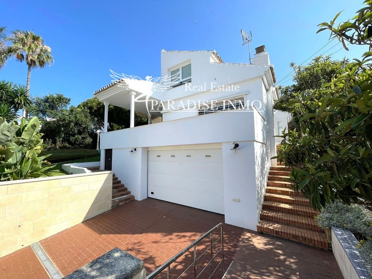 Chalet Independiente en venta Estepona, Málaga. Ref: 7463. Paradise Group 