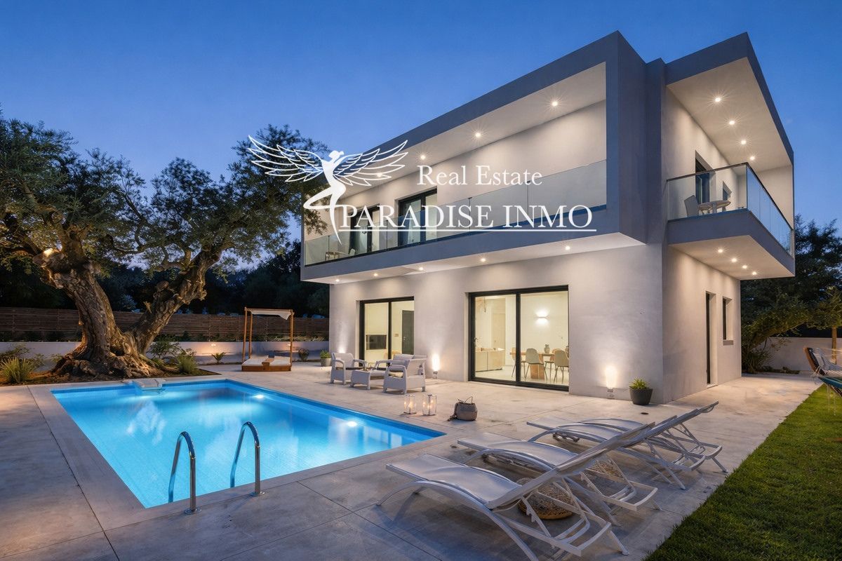 Chalet Independiente en venta Estepona, Málaga. Ref: 8075. Paradise Group 