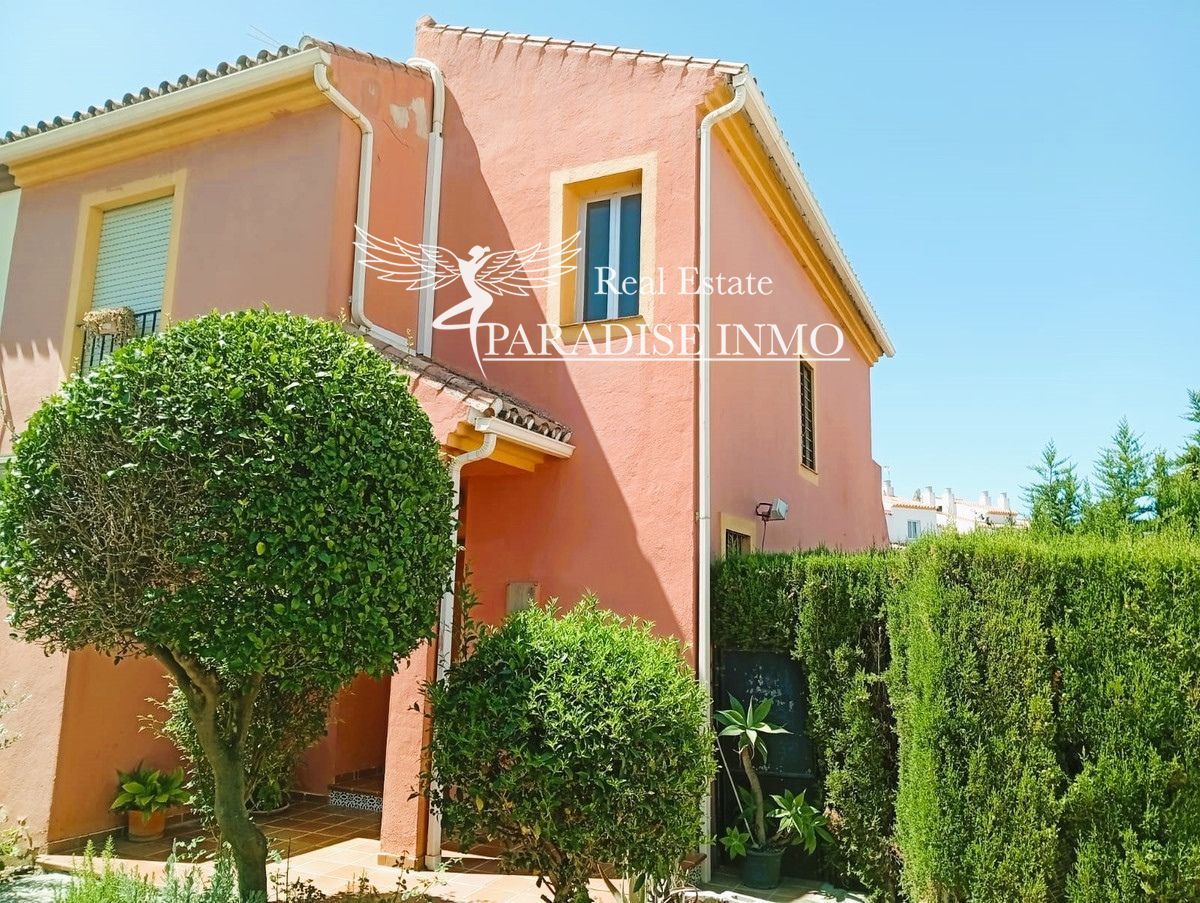 Chalet Independiente en venta Estepona, Málaga. Ref: 8321. Paradise Group 