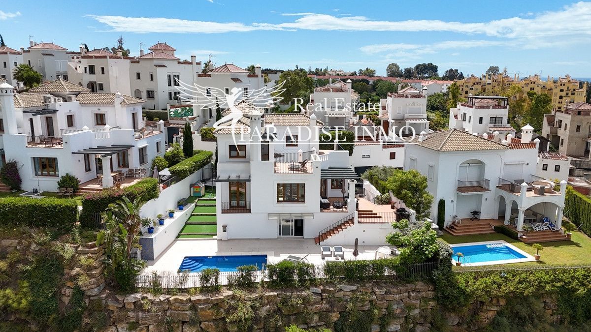 Chalet Independiente en venta Estepona, Málaga. Ref: 8333. Paradise Group 
