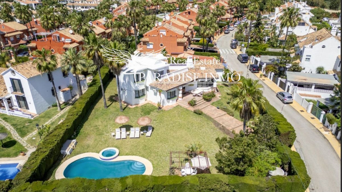 Chalet Independiente en venta Estepona, Málaga. Ref: 8762. Paradise Group 