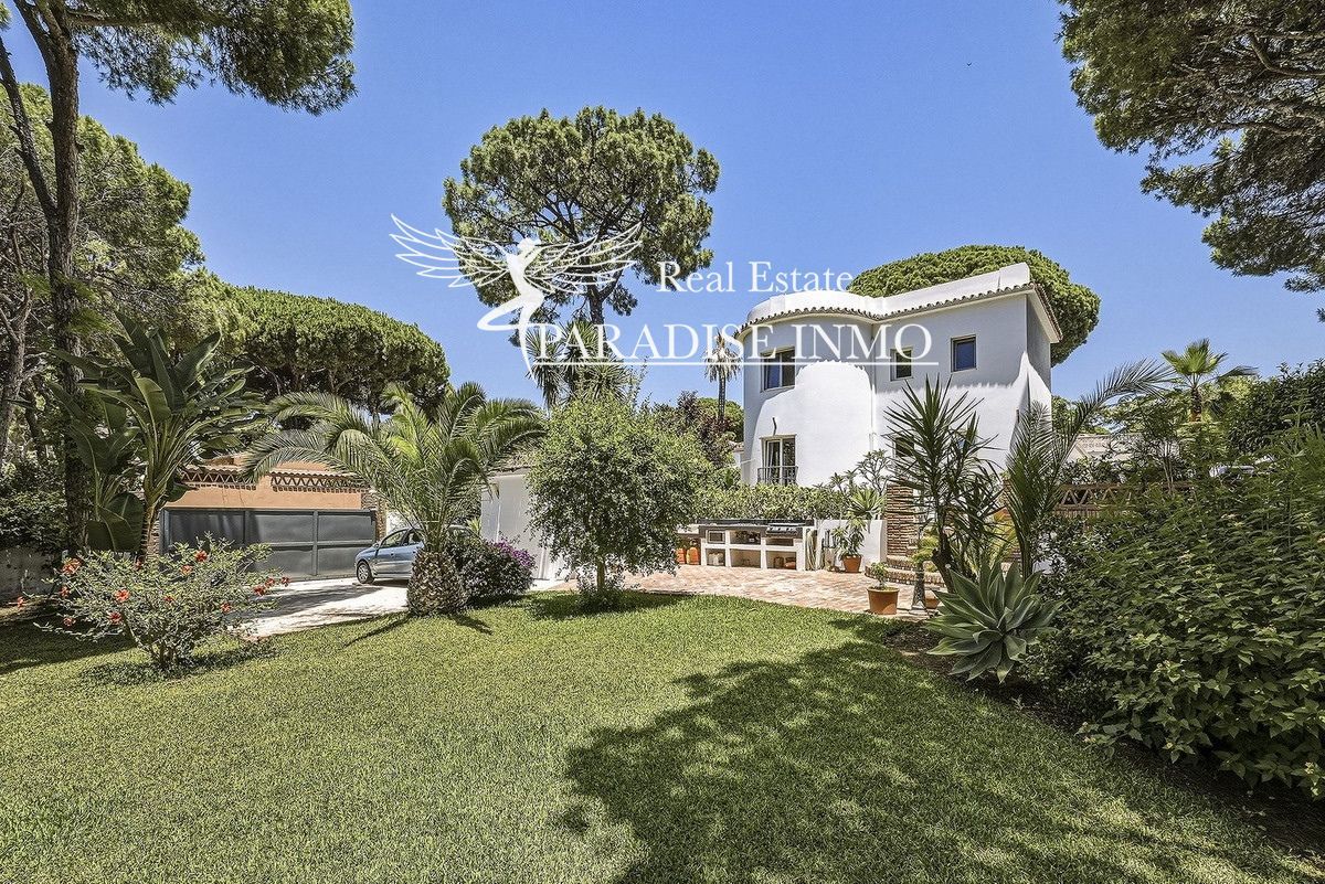 Detached villa for sale Marbella, Málaga. Ref: 9479. Paradise Group 