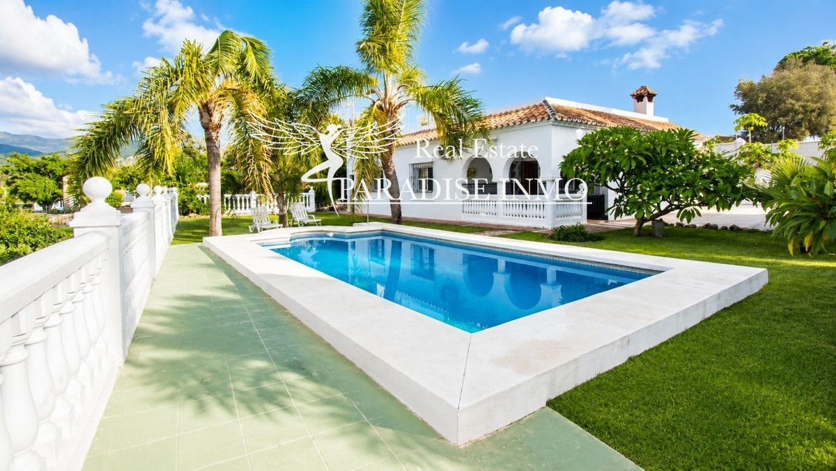 Detached villa for sale Estepona, Málaga. Ref: 9496. Paradise Group 