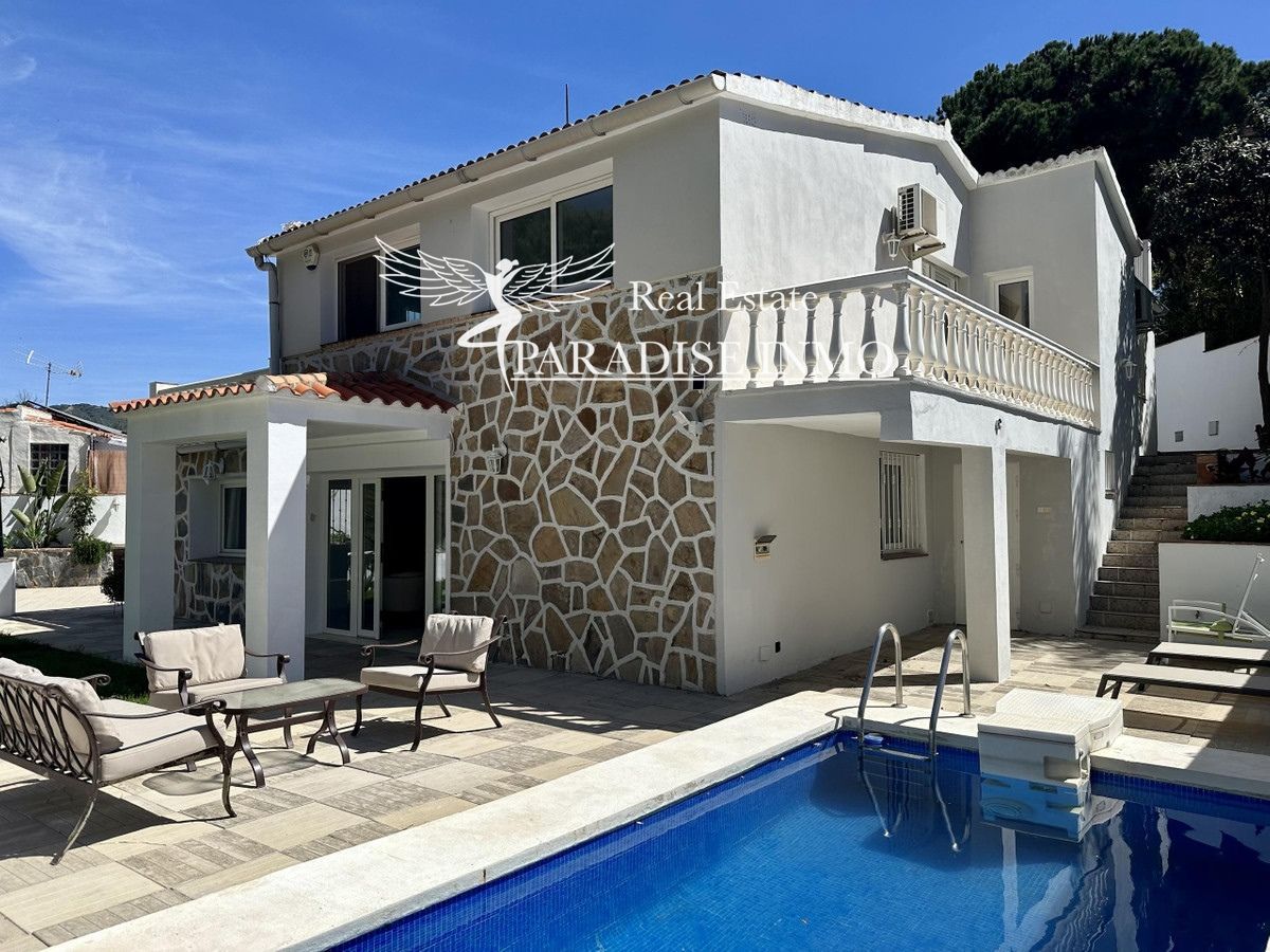 Detached villa for sale Marbella, Málaga. Ref: 9501. Paradise Group 