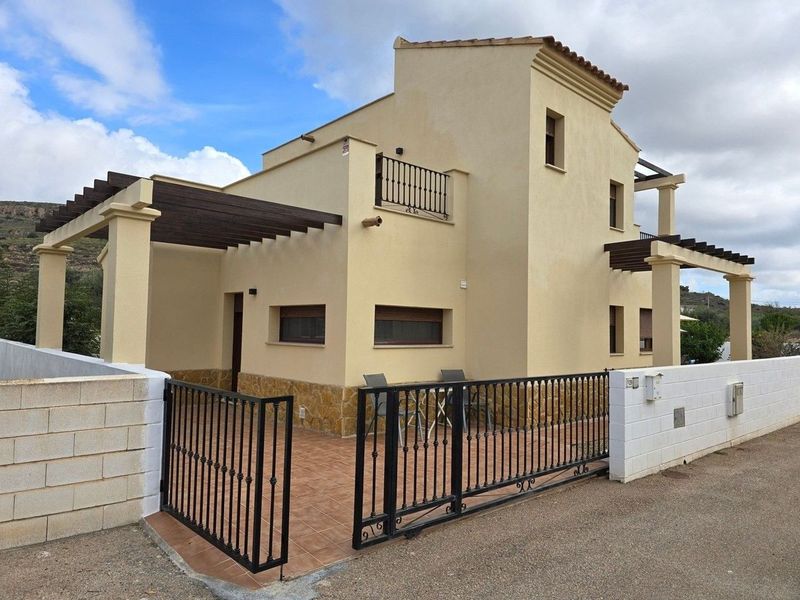 Chalet Independiente en venta Almería. Ref: 3283. PACO PARRA INMOBILIARIA