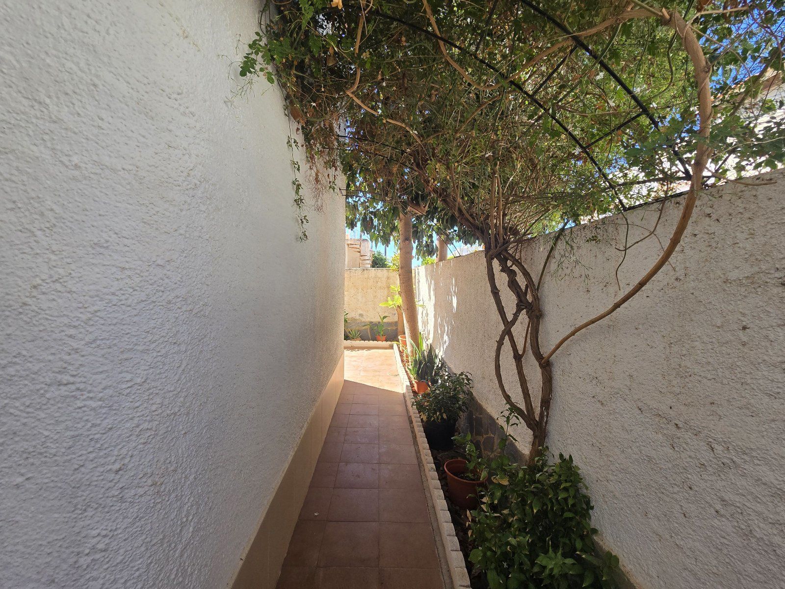 Exclusiva villa independiente frente al mar con piscina privada y amplios jardines - Foto 75