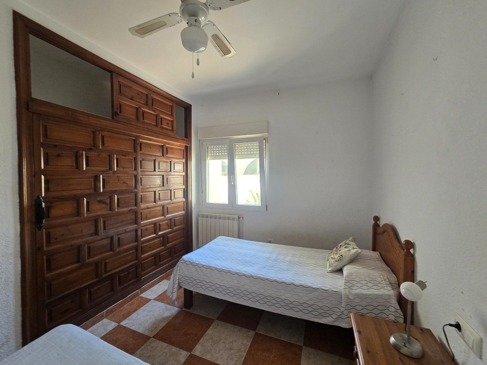 Exclusiva villa independiente frente al mar con piscina privada y amplios jardines - Foto 44