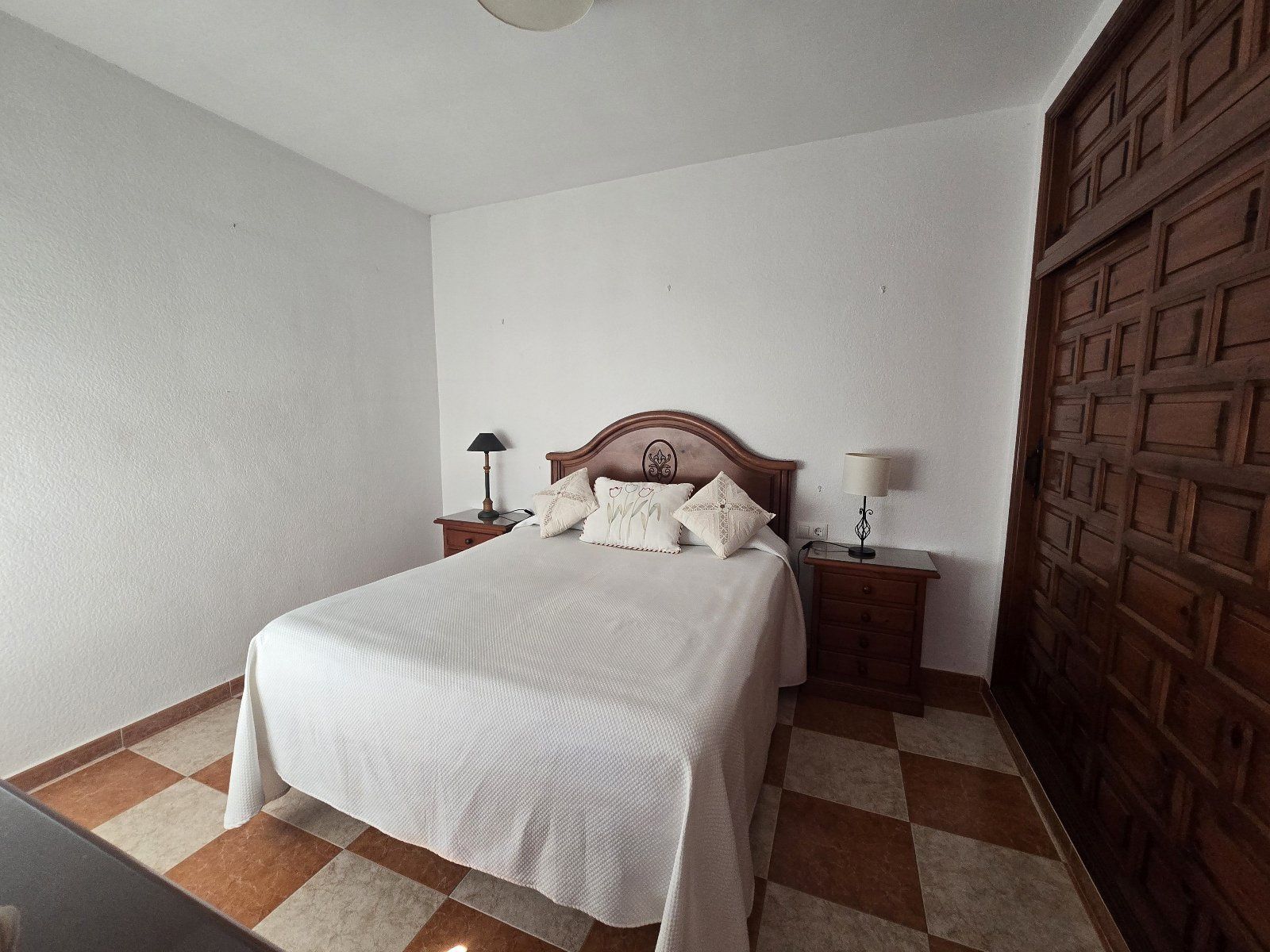 Exclusiva villa independiente frente al mar con piscina privada y amplios jardines - Foto 47