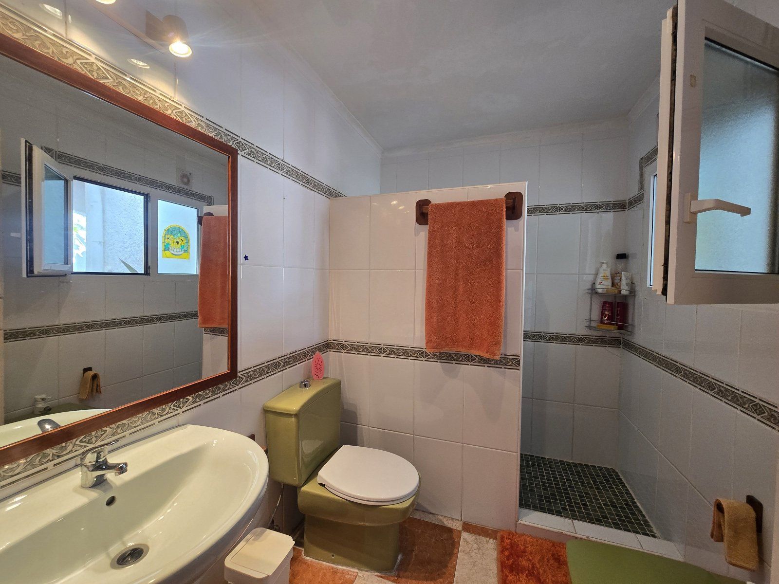 Exclusiva villa independiente frente al mar con piscina privada y amplios jardines - Foto 56