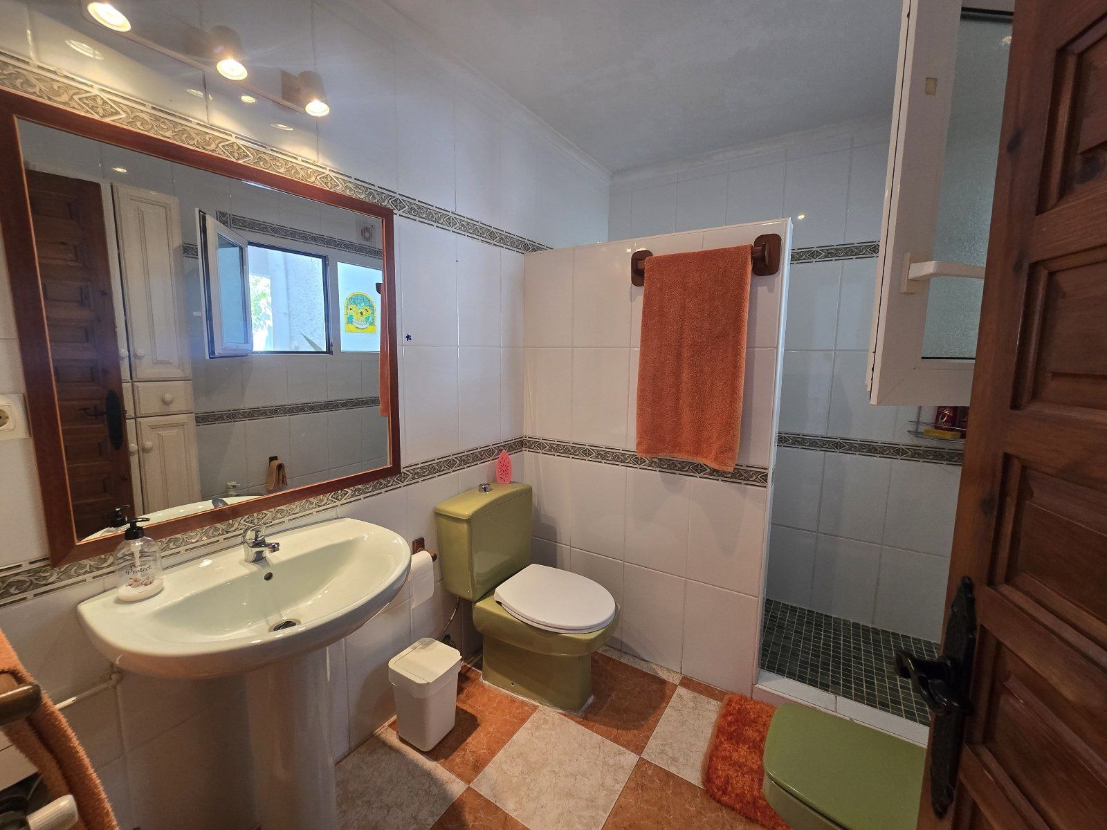 Exclusiva villa independiente frente al mar con piscina privada y amplios jardines - Foto 59
