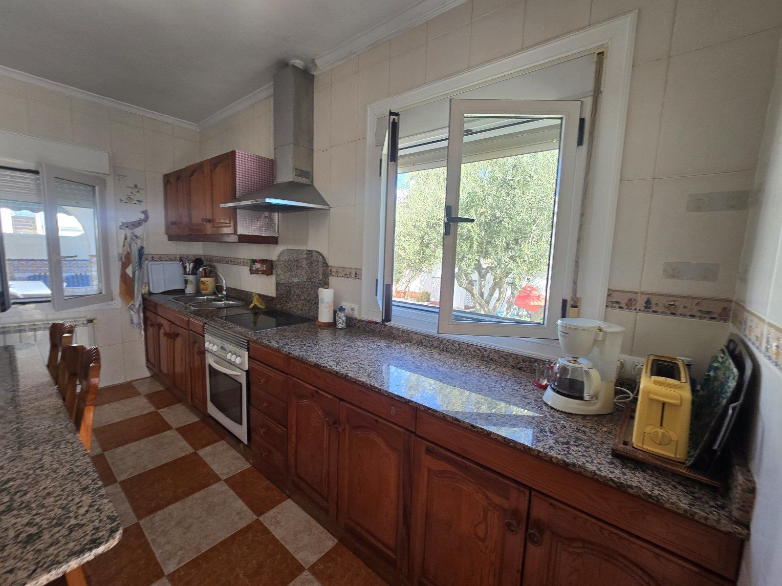Exclusiva villa independiente frente al mar con piscina privada y amplios jardines - Foto 28