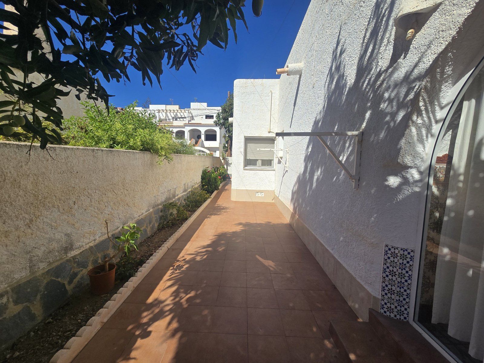 Exclusiva villa independiente frente al mar con piscina privada y amplios jardines - Foto 64
