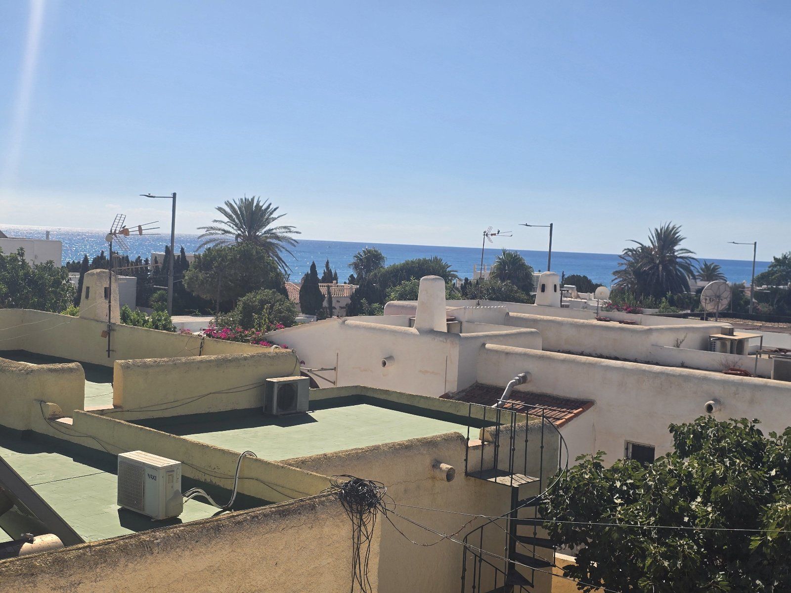 Exclusiva villa independiente frente al mar con piscina privada y amplios jardines - Foto 70