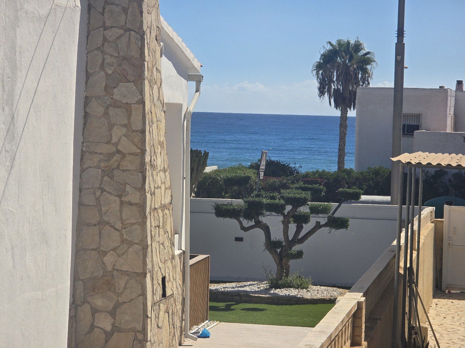 Exclusiva villa independiente frente al mar con piscina privada y amplios jardines - Foto 72