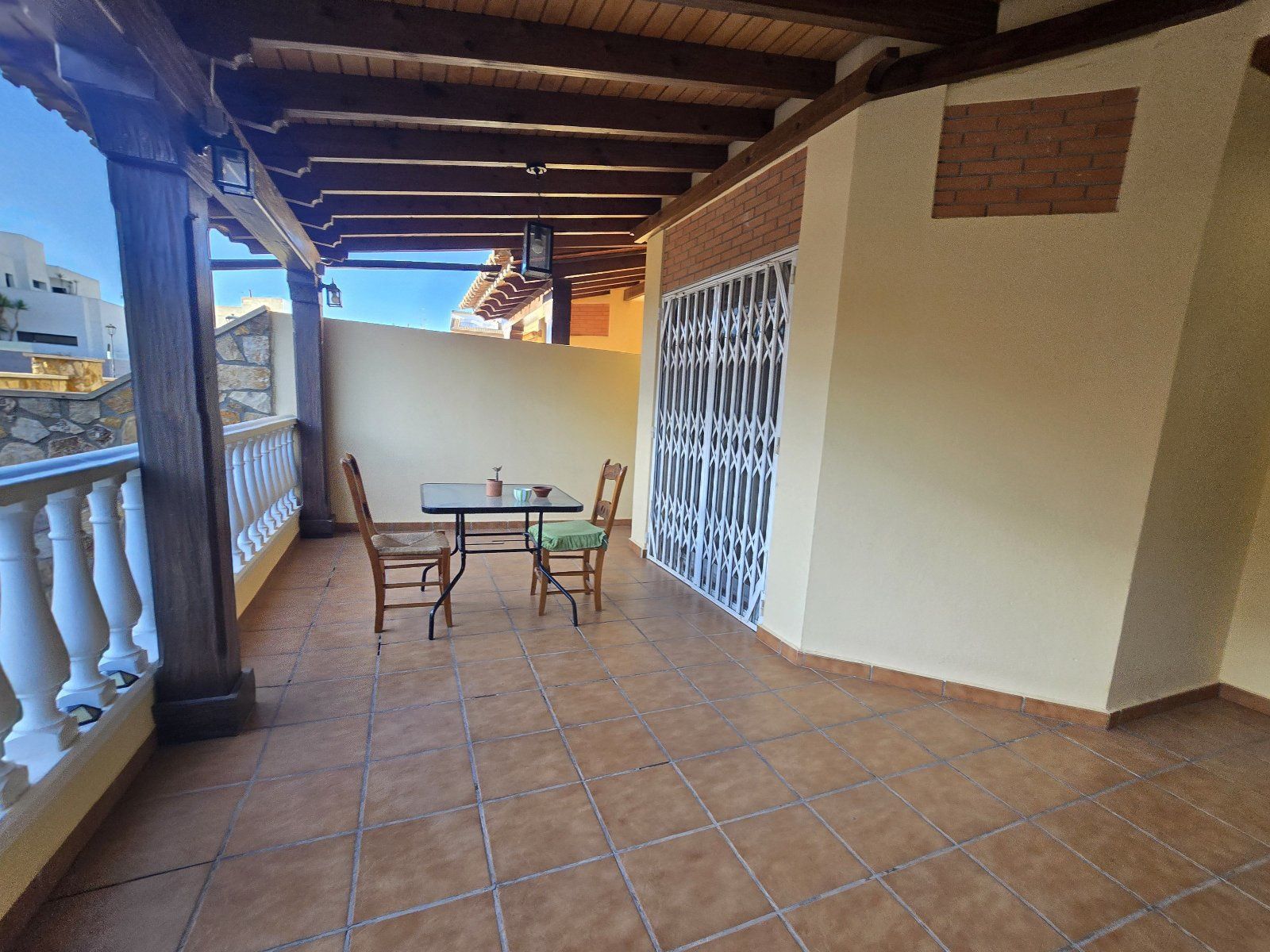 Spacious 5-bedroom duplex with basement, garden, and porch in Huércal-Overa