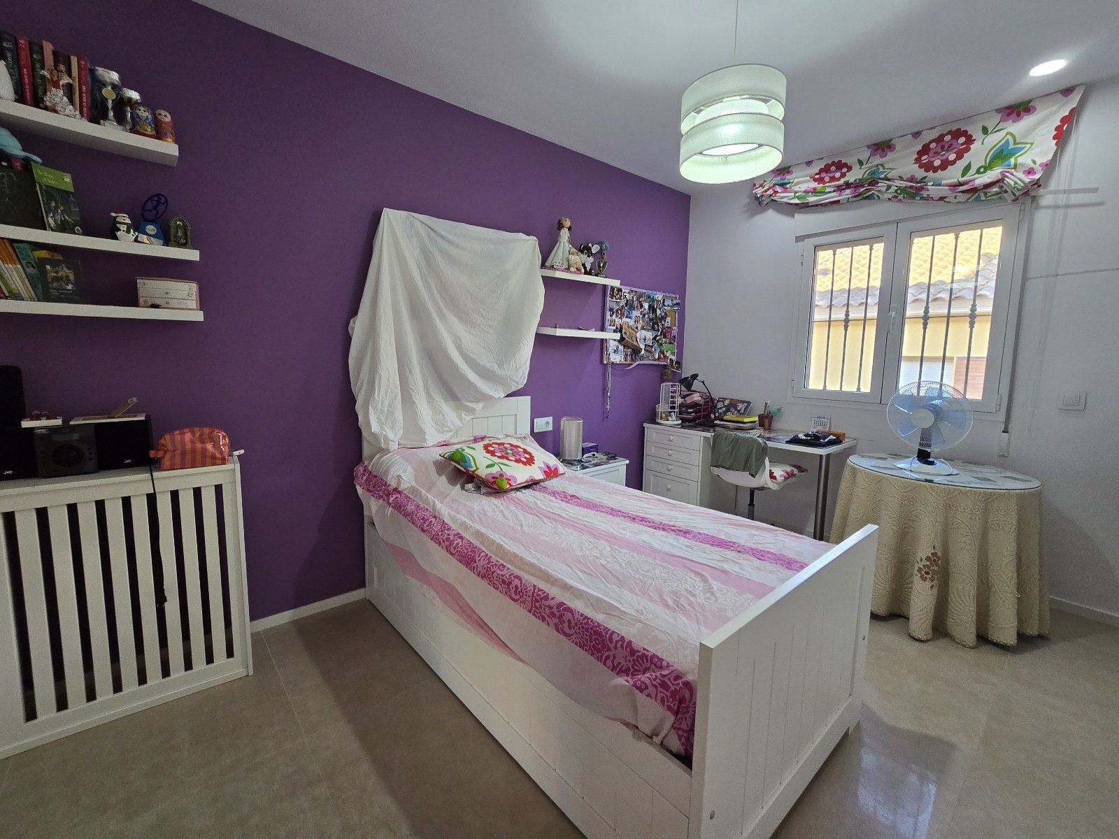 Spacious 5-bedroom duplex with basement, garden, and porch in Huércal-Overa