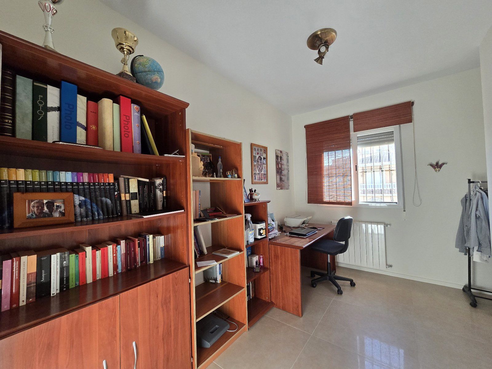 Spacious 5-bedroom duplex with basement, garden, and porch in Huércal-Overa