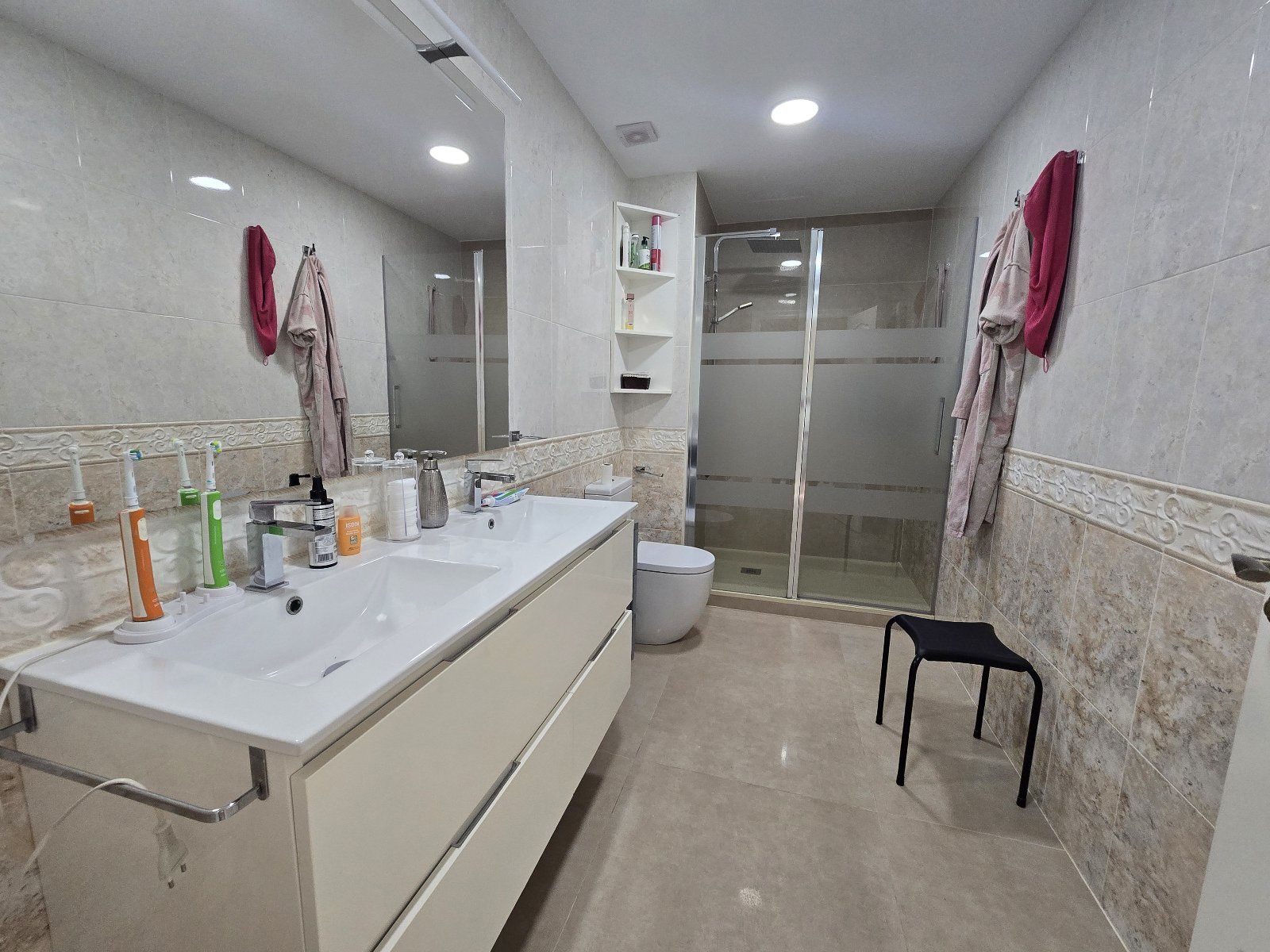 Spacious 5-bedroom duplex with basement, garden, and porch in Huércal-Overa