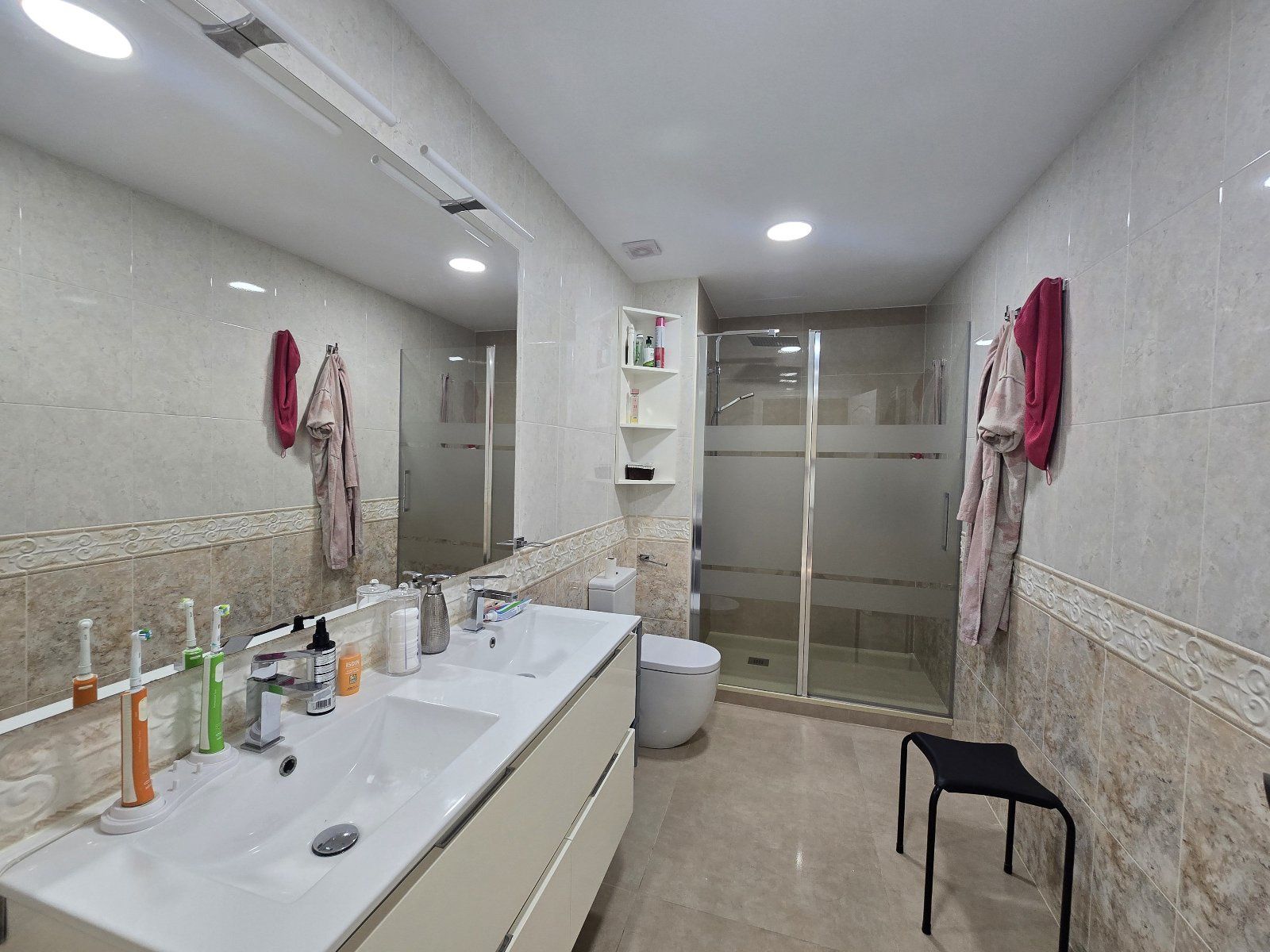 Spacious 5-bedroom duplex with basement, garden, and porch in Huércal-Overa