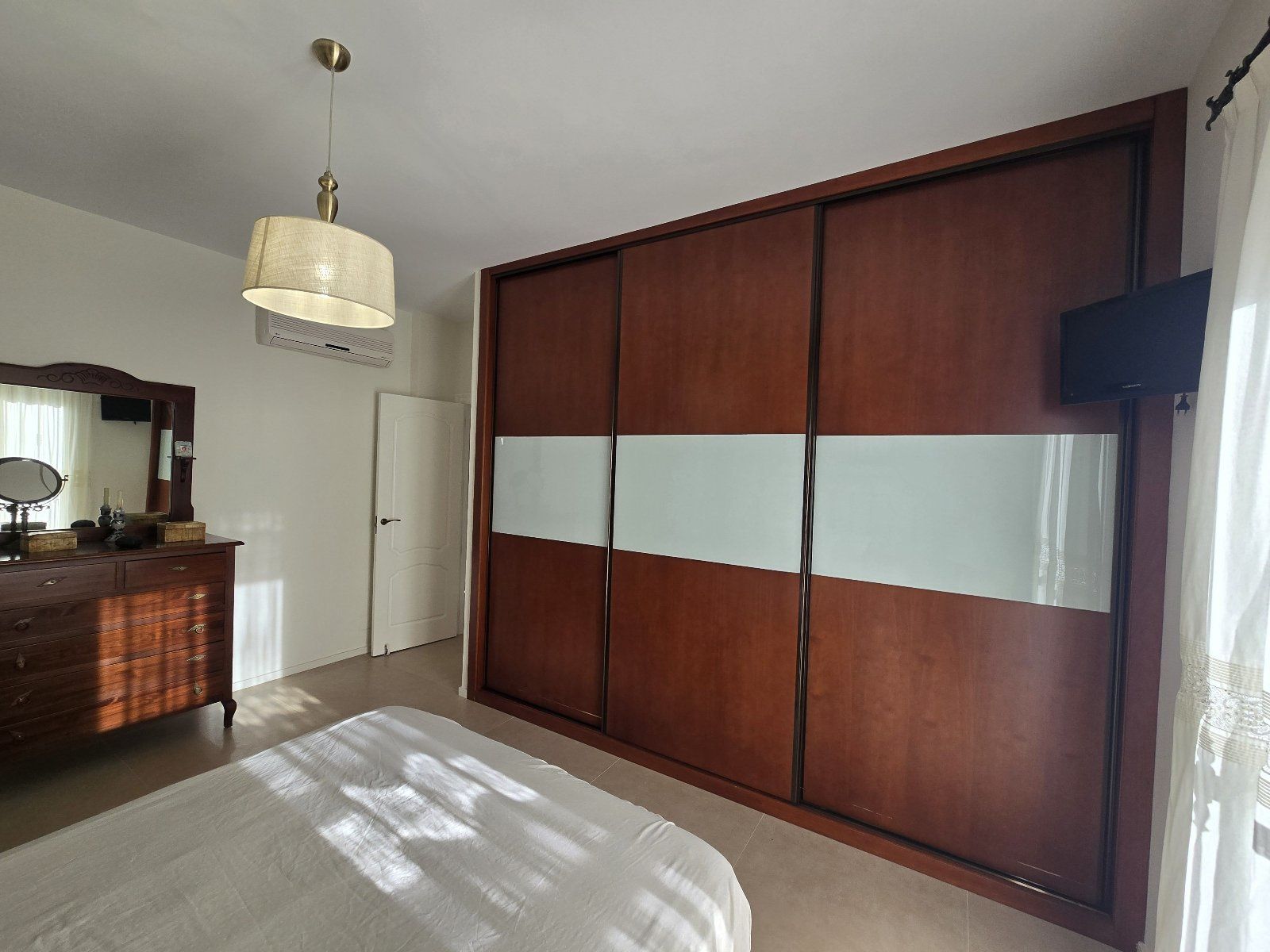 Spacious 5-bedroom duplex with basement, garden, and porch in Huércal-Overa