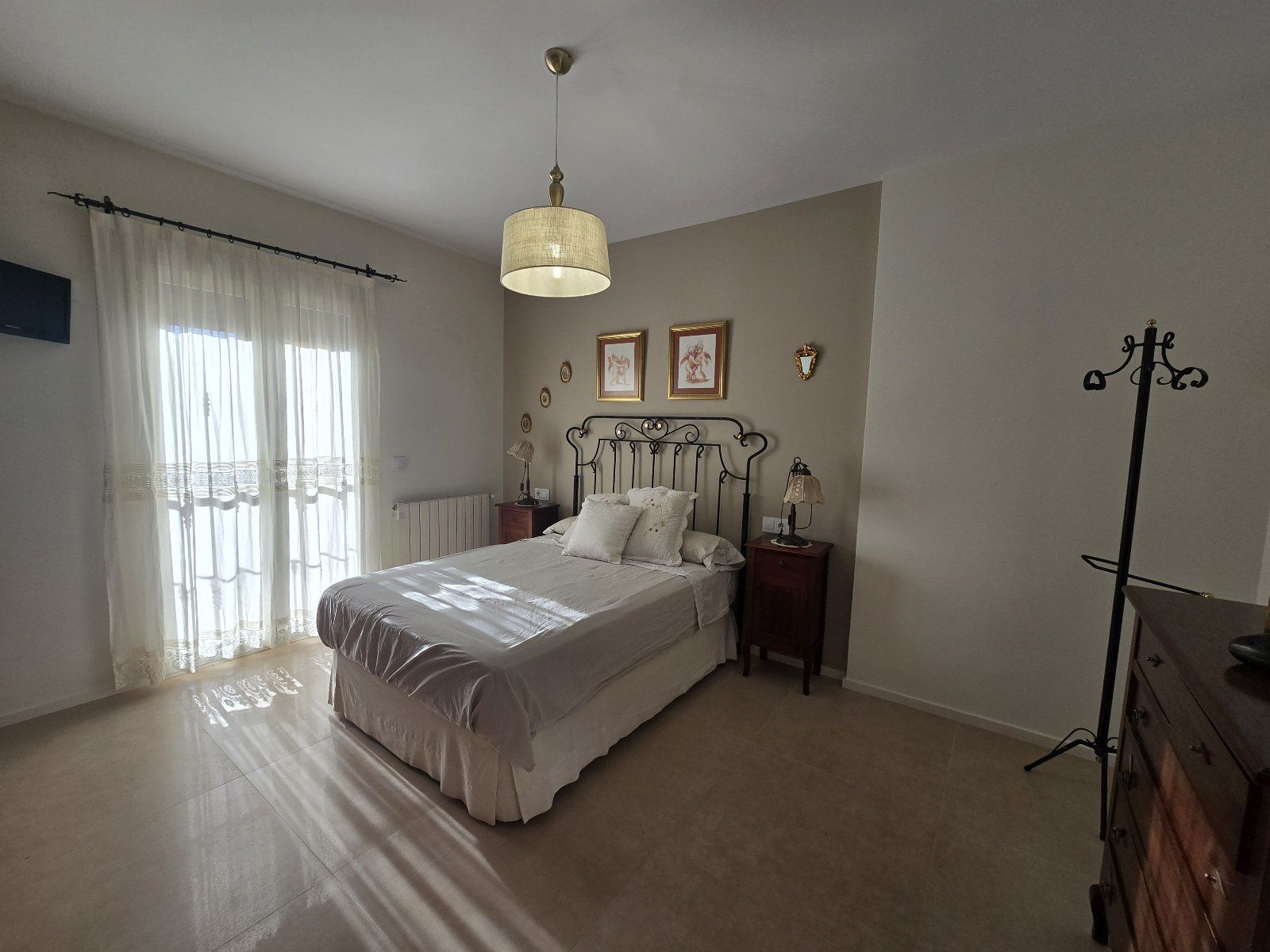 Spacious 5-bedroom duplex with basement, garden, and porch in Huércal-Overa