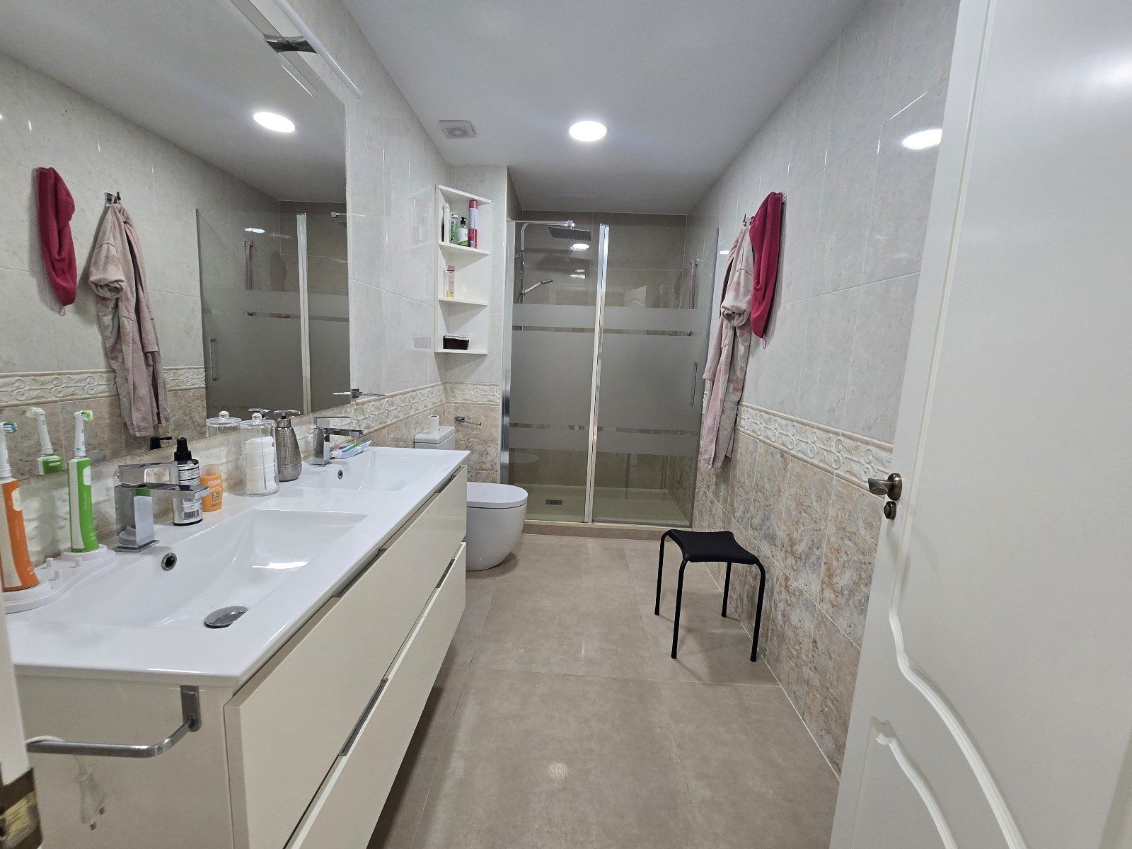 Spacious 5-bedroom duplex with basement, garden, and porch in Huércal-Overa