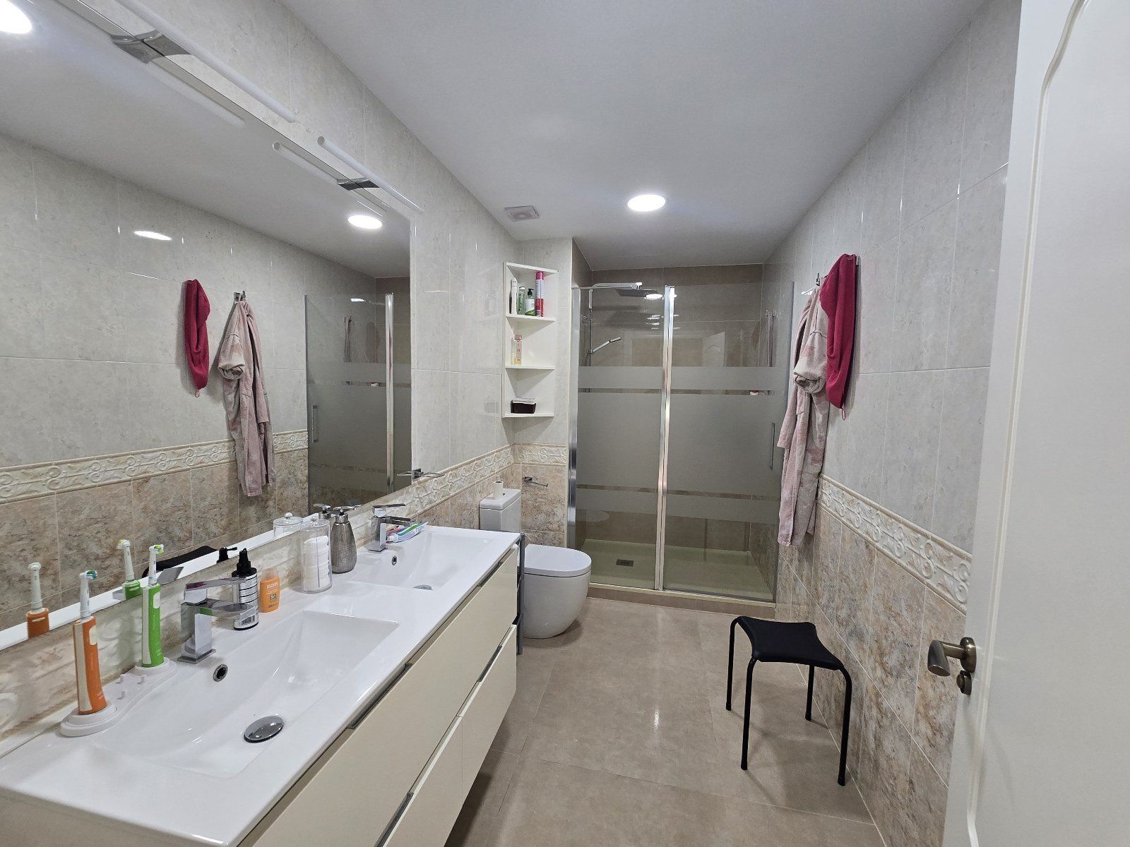 Spacious 5-bedroom duplex with basement, garden, and porch in Huércal-Overa