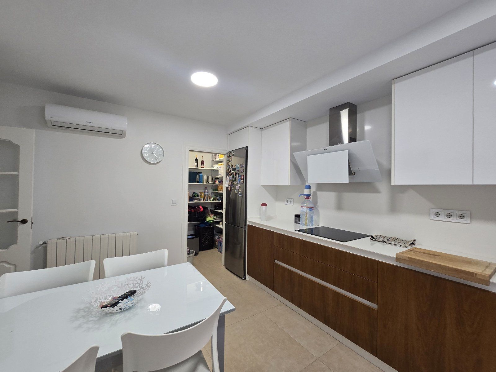 Spacious 5-bedroom duplex with basement, garden, and porch in Huércal-Overa