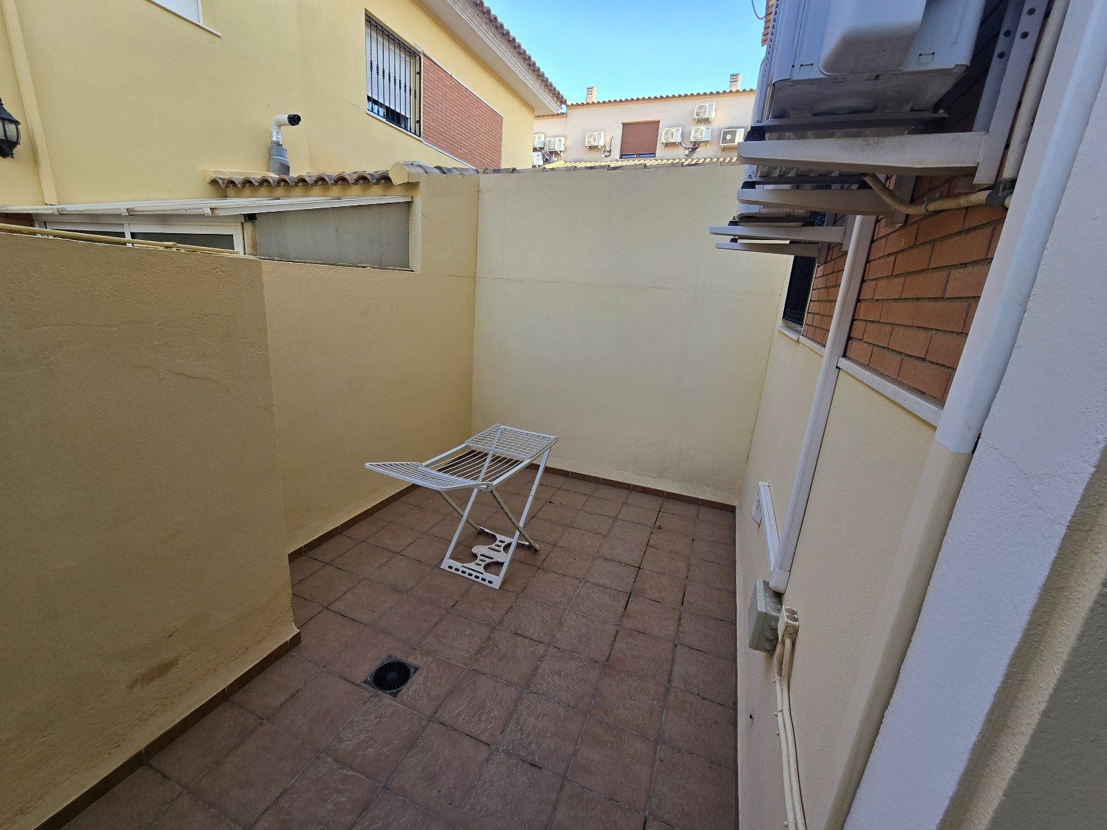 Spacious 5-bedroom duplex with basement, garden, and porch in Huércal-Overa