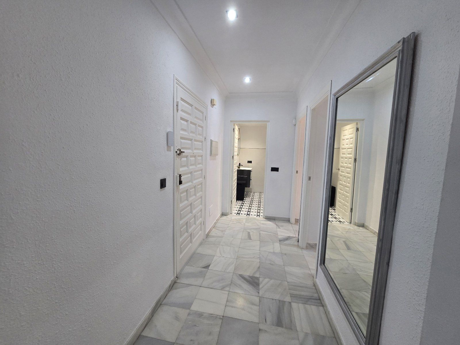 .Fully Renovated 2-Bedroom Apartment 50 Meters from the Beach in Garrucha
