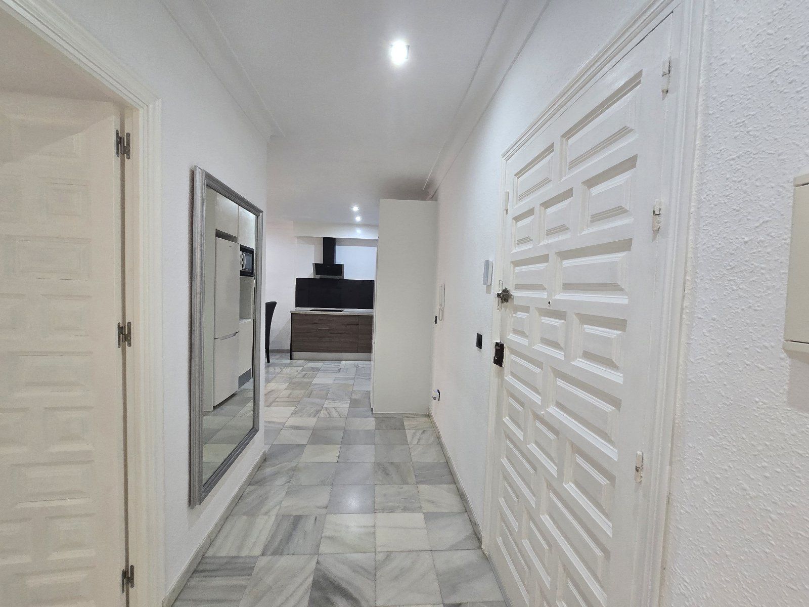 .Fully Renovated 2-Bedroom Apartment 50 Meters from the Beach in Garrucha