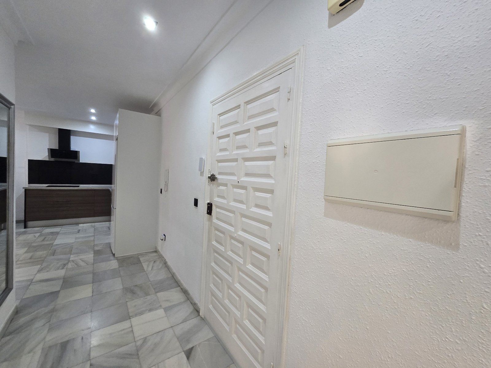 .Fully Renovated 2-Bedroom Apartment 50 Meters from the Beach in Garrucha