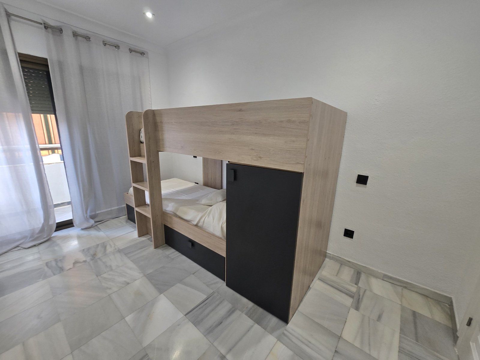 .Fully Renovated 2-Bedroom Apartment 50 Meters from the Beach in Garrucha