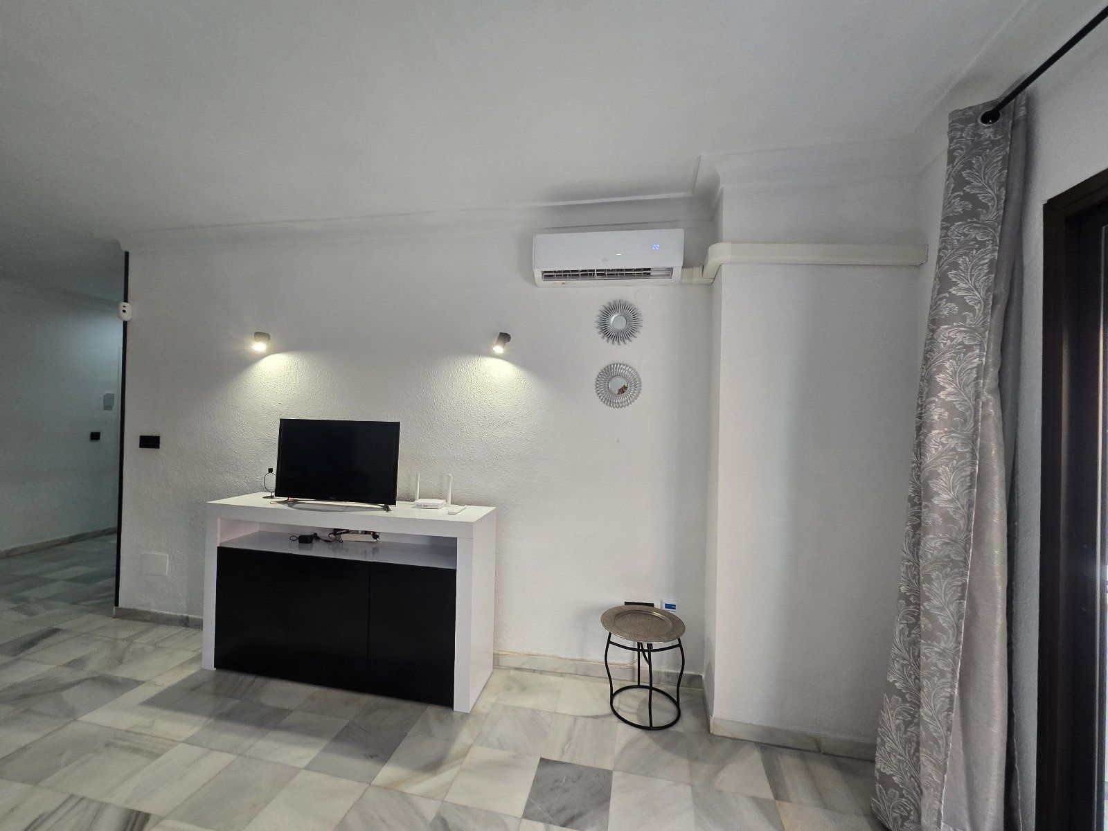 .Fully Renovated 2-Bedroom Apartment 50 Meters from the Beach in Garrucha