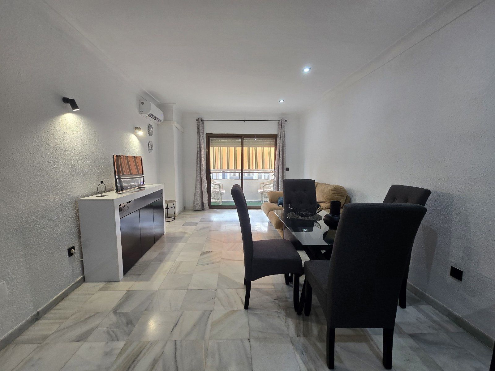 .Fully Renovated 2-Bedroom Apartment 50 Meters from the Beach in Garrucha