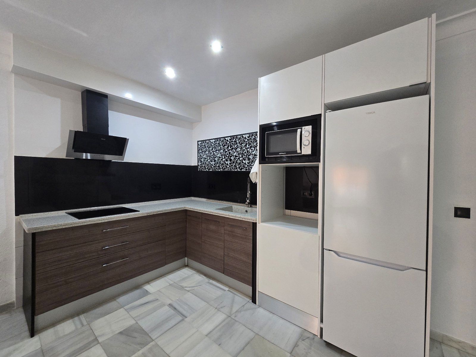 .Fully Renovated 2-Bedroom Apartment 50 Meters from the Beach in Garrucha