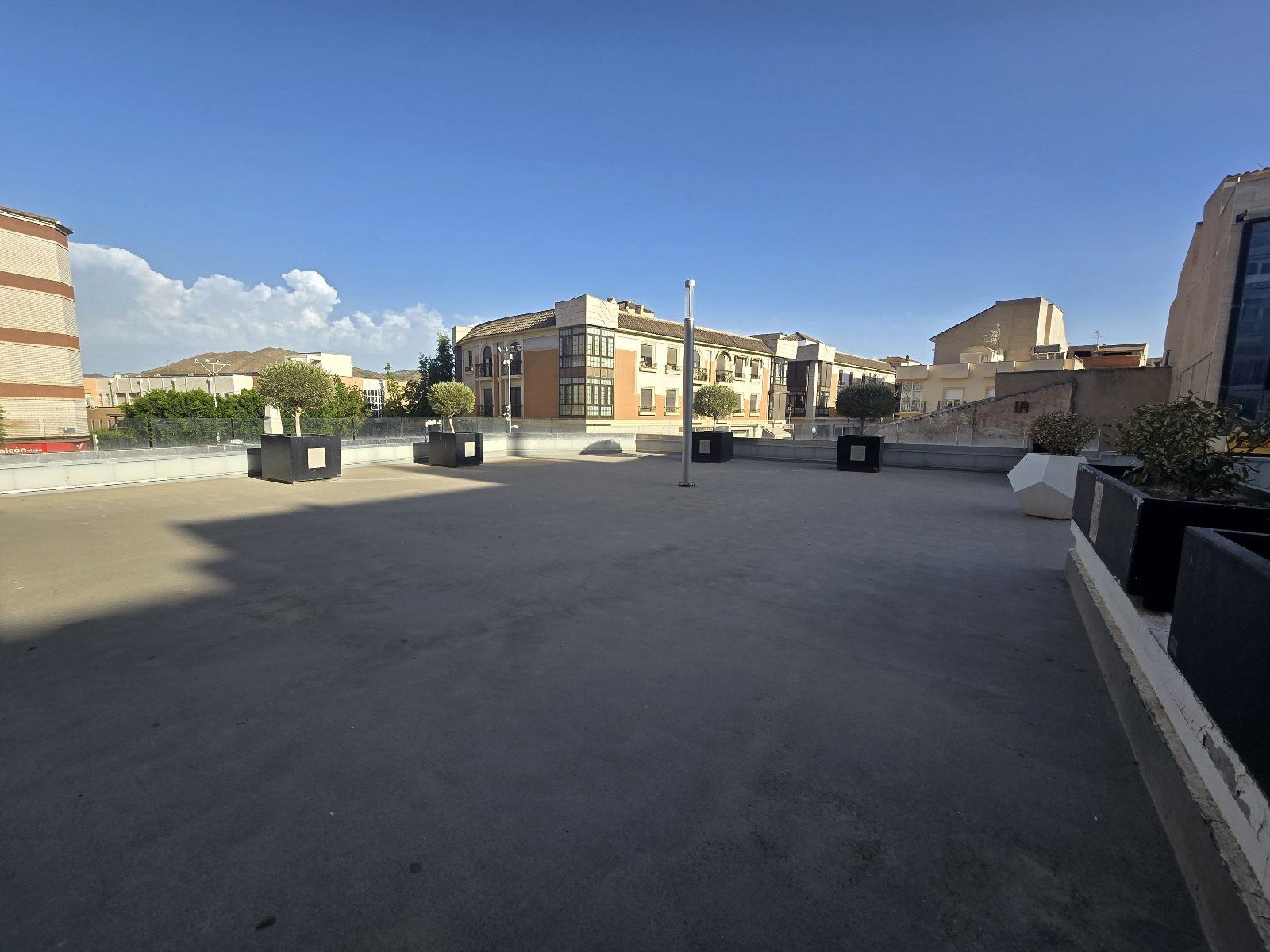 Restaurant à vendre au cœur de Huércal-Overa avec terrasse de 200 m²